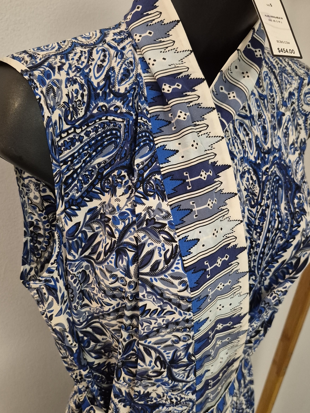 NWT 100% Silk BCBGMaxAzria Idelle dress - Picture 3 of 16